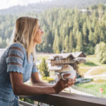 Hôtel Les Peupliers - Balcony with a view on Le Praz lake