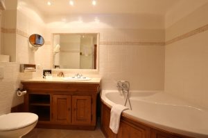 Grand Hôtel du Rond Point des Pistes - Salle de bains